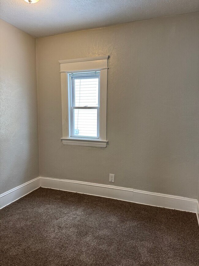 Building Photo - 3bd Single Buckeye/Kinsman Cash Pay