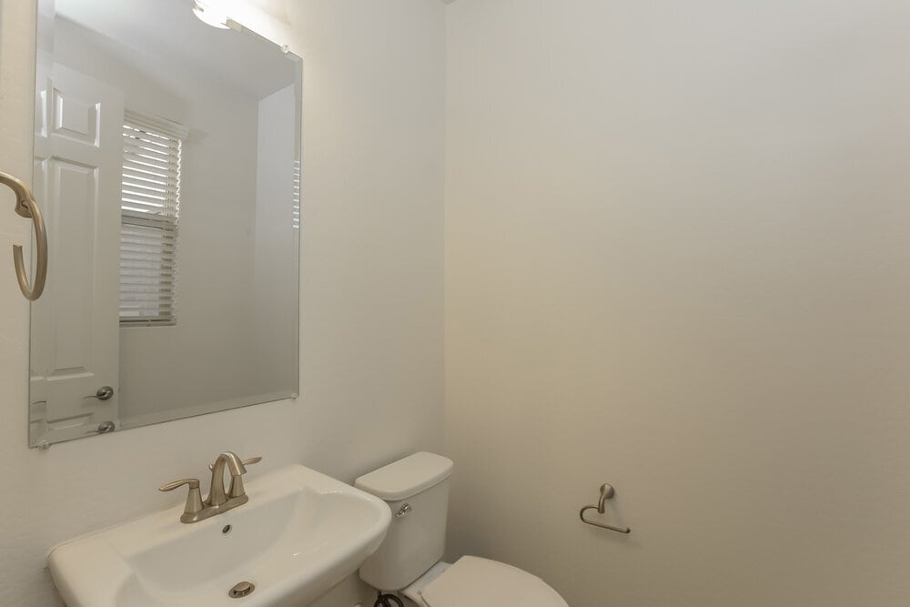 Building Photo - 3950 E Turley St