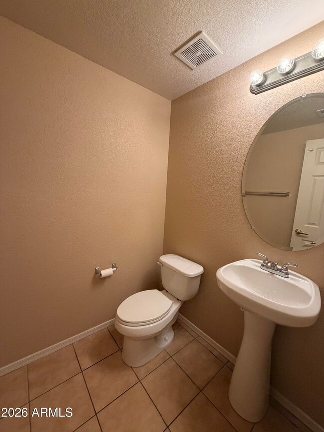 Building Photo - 18250 N Cave Creek Rd