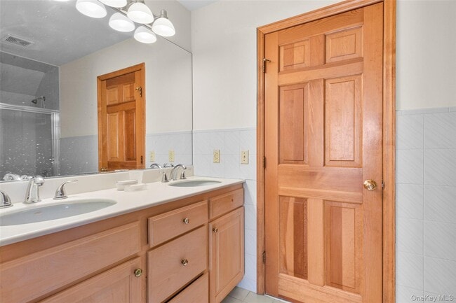 Building Photo - 50 Evergreen Row