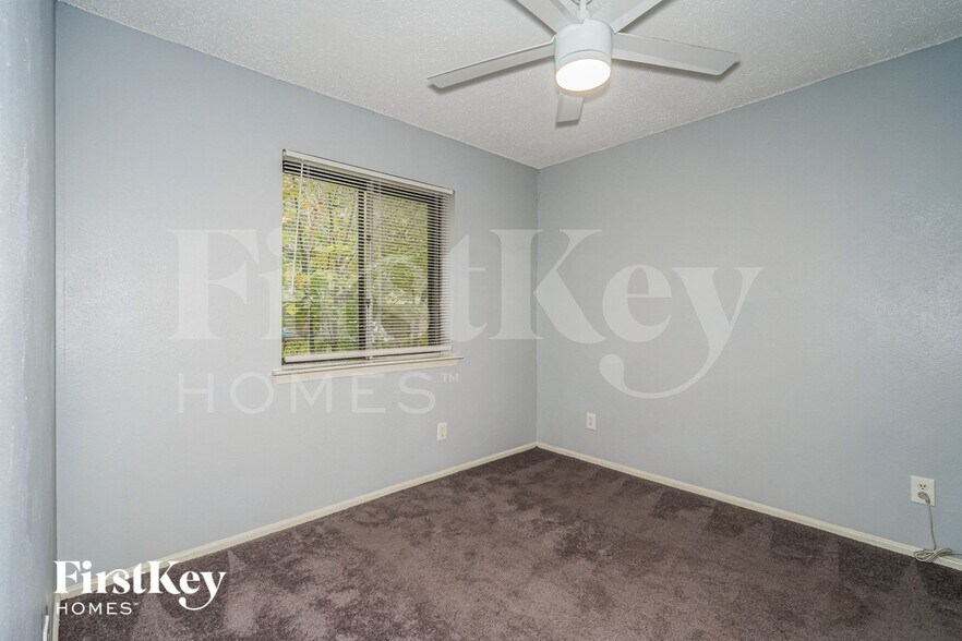 Building Photo - 1302 Greencove Dr