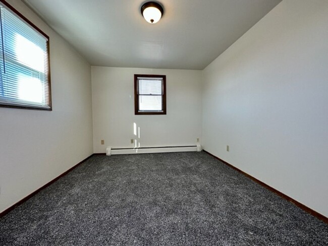Building Photo - 2082-2084 Terry Ln