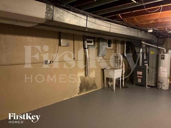 Building Photo - 15906 Avalon Ave