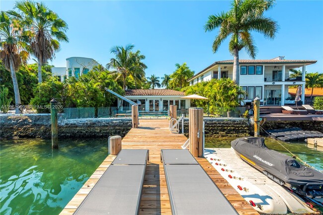 Building Photo - 253 N Coconut Ln