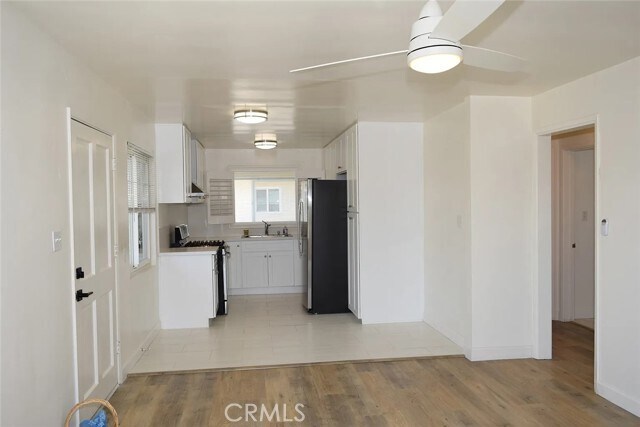 Building Photo - 318 W Avenida Palizada