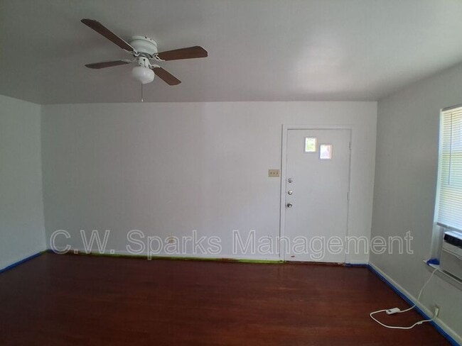 Building Photo - 3021 Avon St