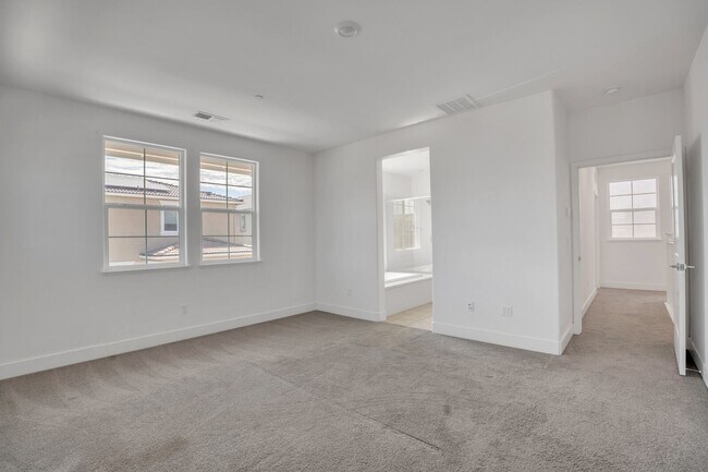 Building Photo - 3434 Sassafras Way