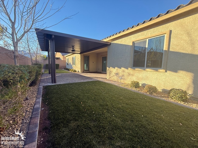 Building Photo - Welcome to this impressive single-story 4Bdm 3.5Ba residence located in a desirable Northwest Las...