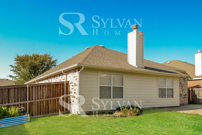 Building Photo - Lease today! No extra charge for contentment and relaxation!