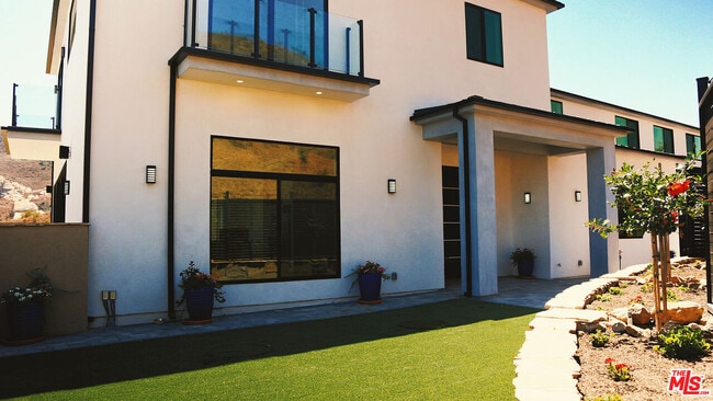 Building Photo - 1700 Cadenhorn Dr