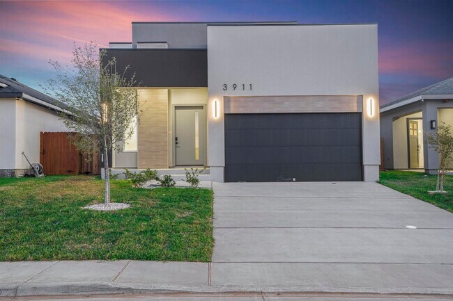 Building Photo - 3911 Yoyis St