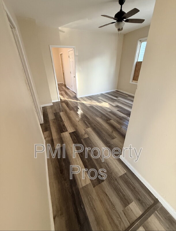 Building Photo - 2530 N 28th St