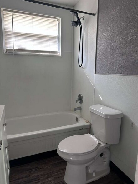 Building Photo - 5134 Hillburn Dr