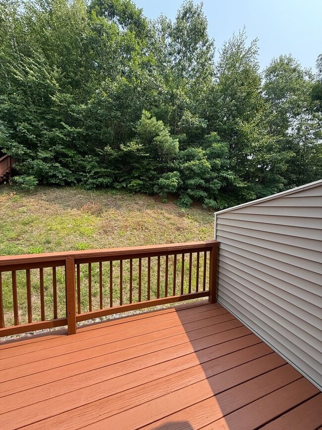 Building Photo - 2 Bedroom Condo Available for 1 Year Lease