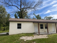Building Photo - Spacious 1BR/1BA Duplex !