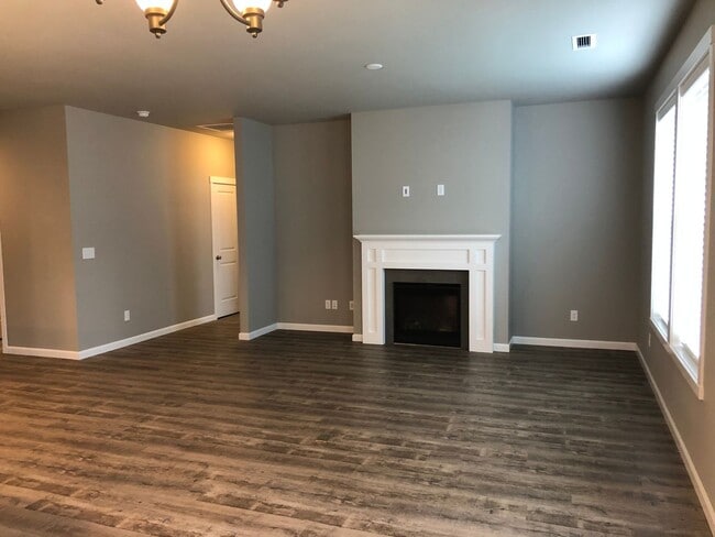Building Photo - Be the First to Live Here!