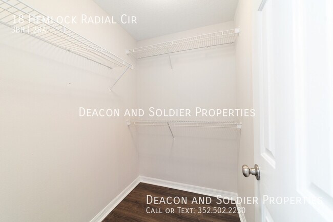 Building Photo - 18 Hemlock Radial Cir