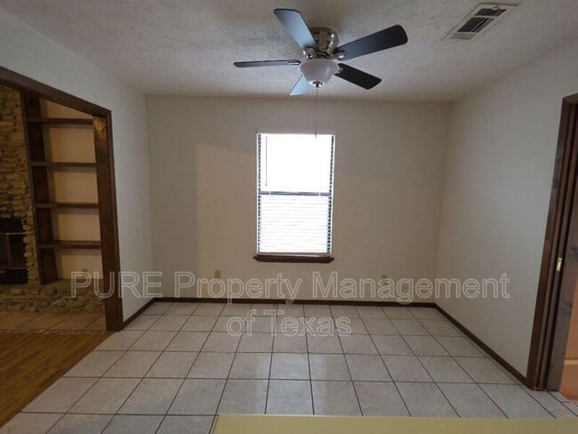 Building Photo - 12709 Burson Dr