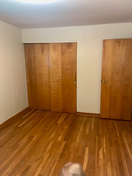 bedroom #2 - 152 Flint Ridge Dr