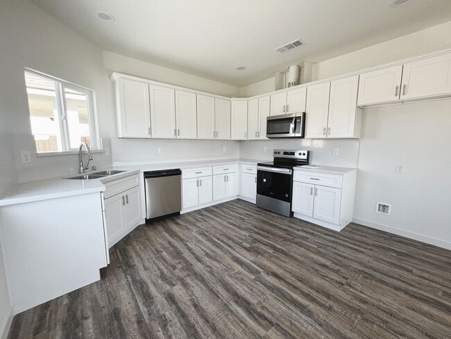 Building Photo - Coyote Run Duplexes