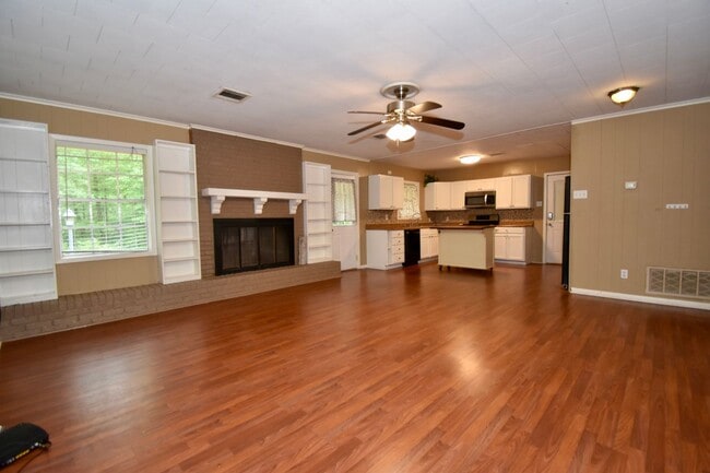 Building Photo - 3 Bed, 2 Bath Home in Ruston