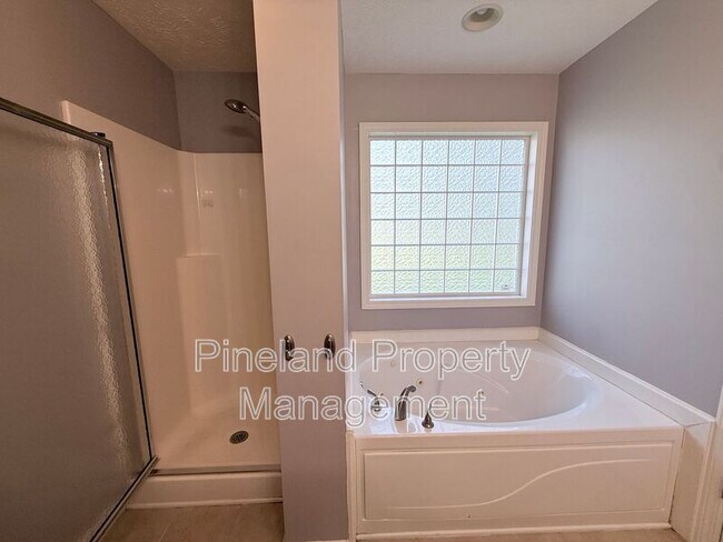 Building Photo - 641 Corsegan Rd