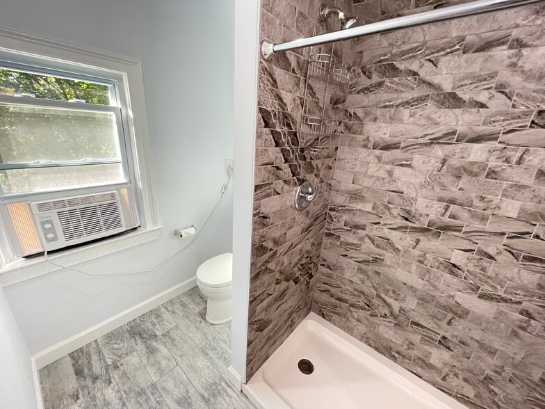 Full Bath 3rd Floor - 85 Western Ave