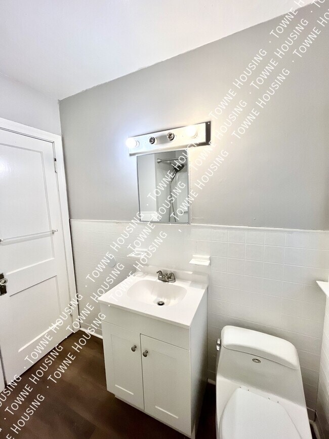 Building Photo - 554 26th St