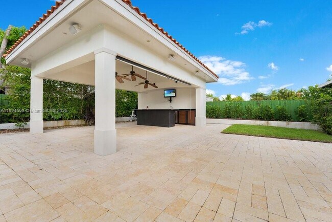 Building Photo - 4321 SW 95th Ct