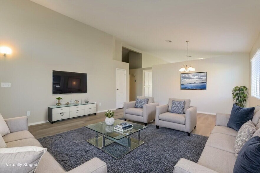 Building Photo - 682 Covina Dr