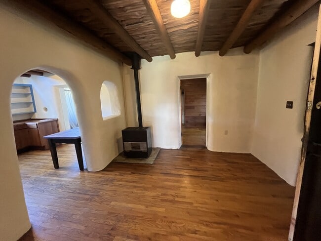 Building Photo - 507 Upper Ranchitos Rd