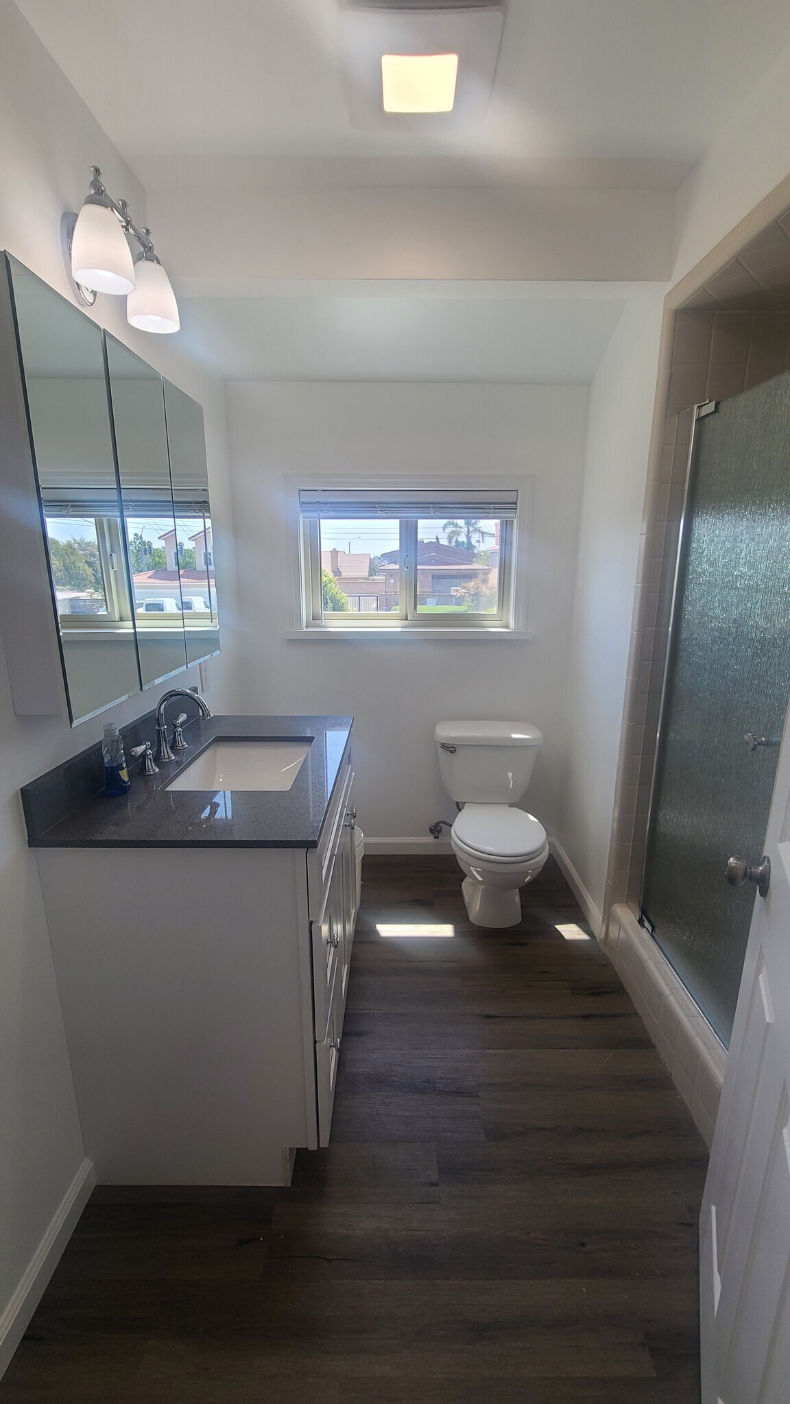 Building Photo - 3704 E Bond Ave