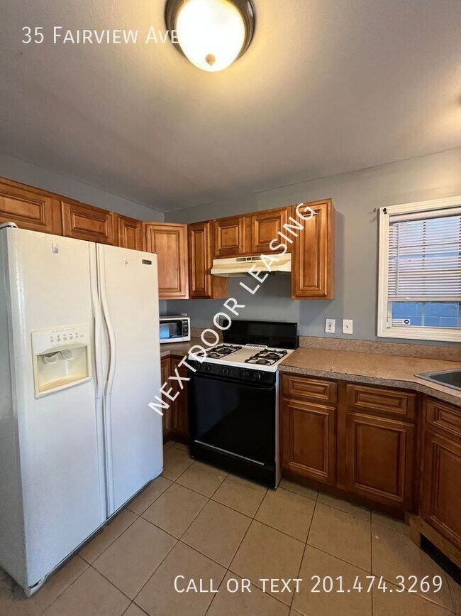 Building Photo - 35 Fairview Ave