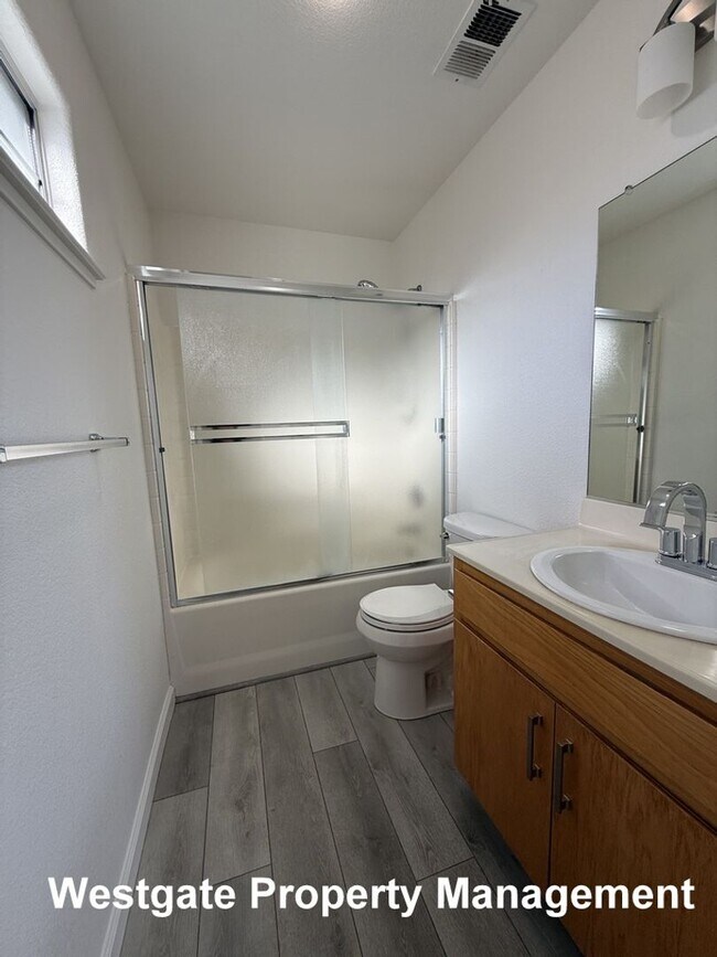 Building Photo - 737 Judith Ct