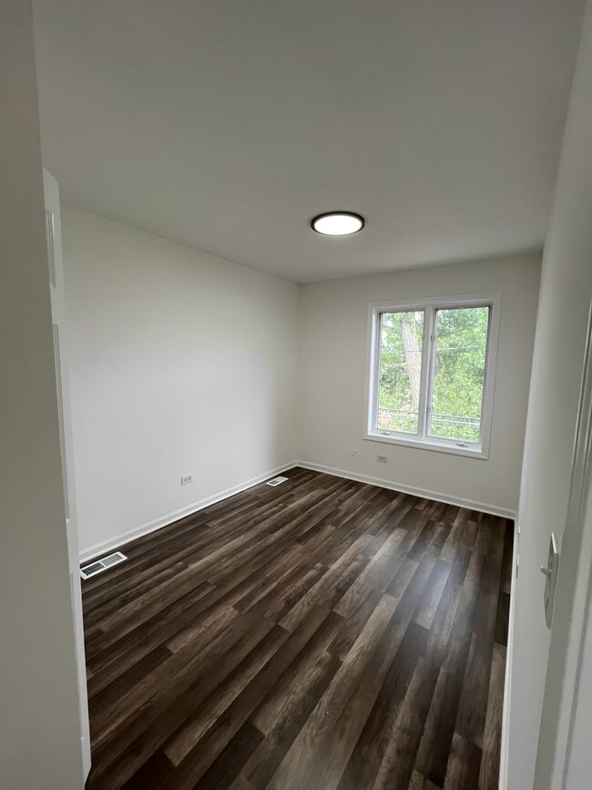 Building Photo - 1825 W 115th St