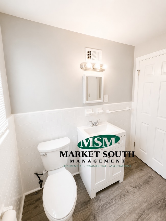 Building Photo - MIDTOWN SAVANNAH- AVAILABLE NOW- APPOINTMENT NEEDED TO VIEW