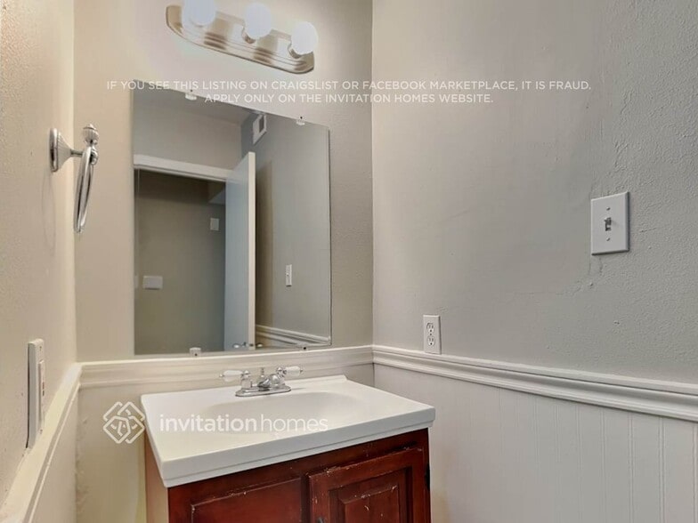 Building Photo - 3913 Windflower Ln