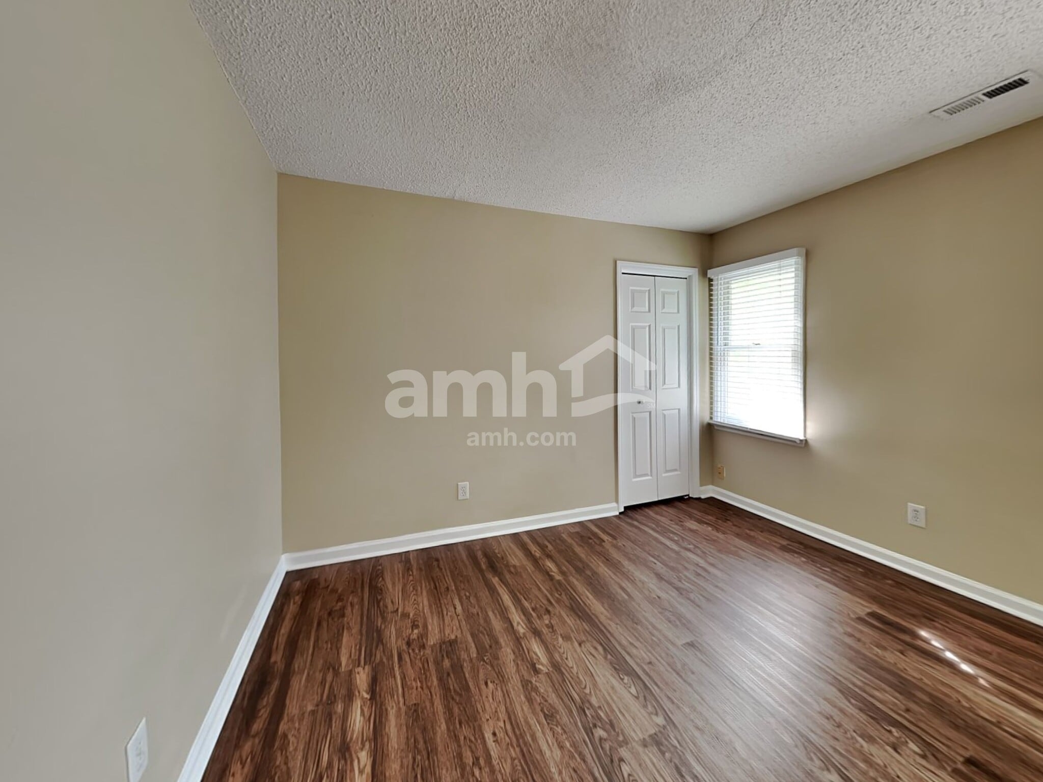 Building Photo - 3100 Twatchman Dr