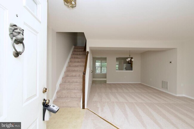 Building Photo - 6643 Medinah Ln