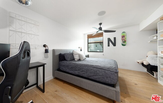 Building Photo - 5317 Pacific Ave