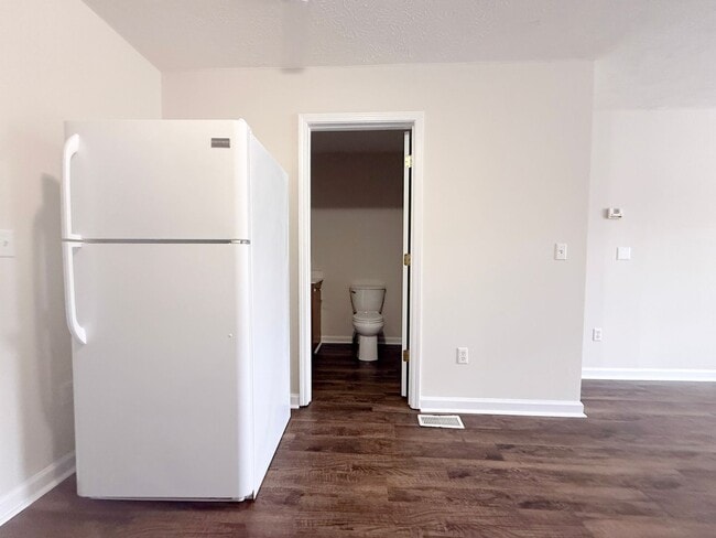 Building Photo - 30 Lexington Ct