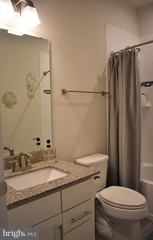 Building Photo - 4711 Crest View Dr