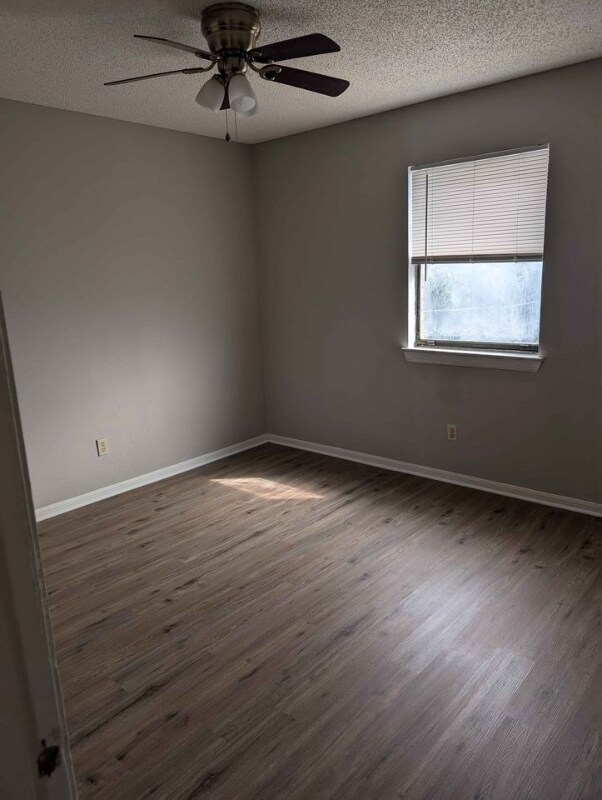 Building Photo - 1303 Brown Dr