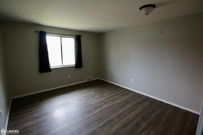 Building Photo - 18672 Beatrice St