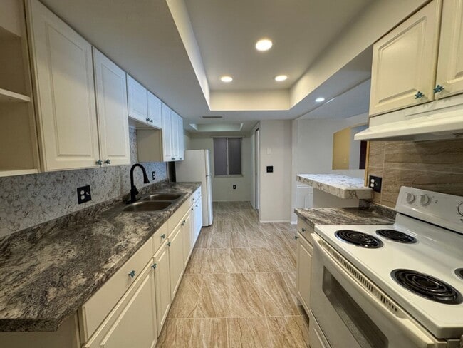 Building Photo - 4575 S Texas Ave