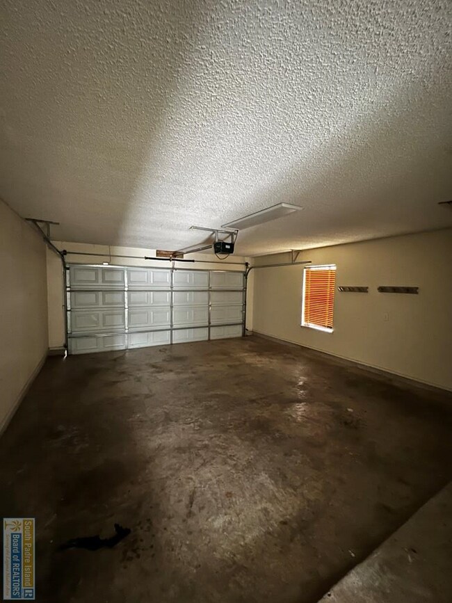 Building Photo - 1547 Guadalajara Ave