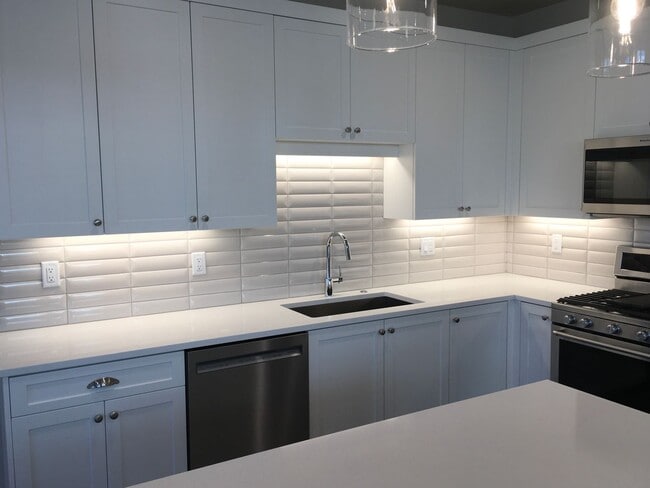 Building Photo - 20465 Aberdeen Dr