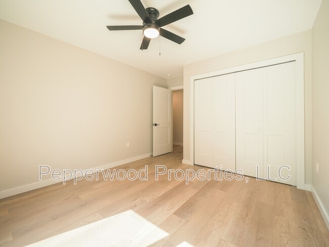 Building Photo - 933 Ansel St