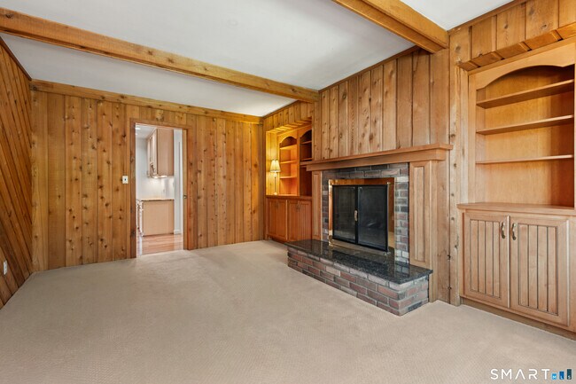 Building Photo - 56 Drake Ln