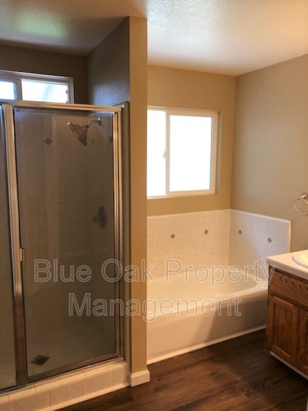 Building Photo - 2158 Robailey Dr